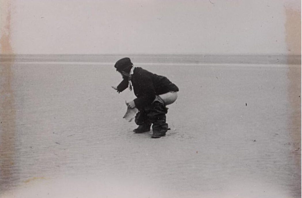 TOULOUSE-LAUTREC DEFECATING ON THE BEACH AT LE CROTOY, PICARDIE