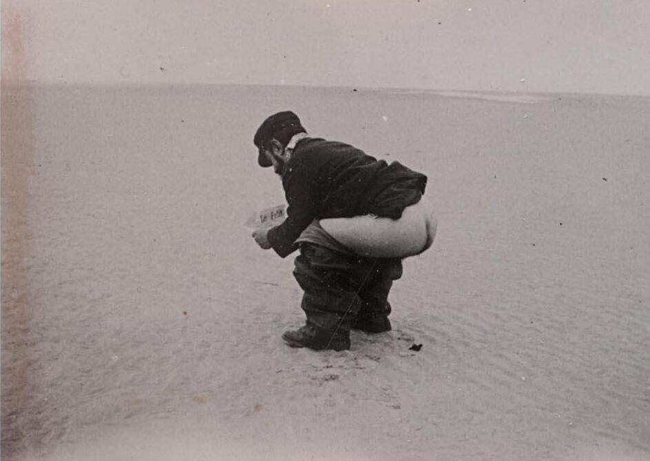 TOULOUSE-LAUTREC DEFECATING ON THE BEACH AT LE CROTOY, PICARDIE