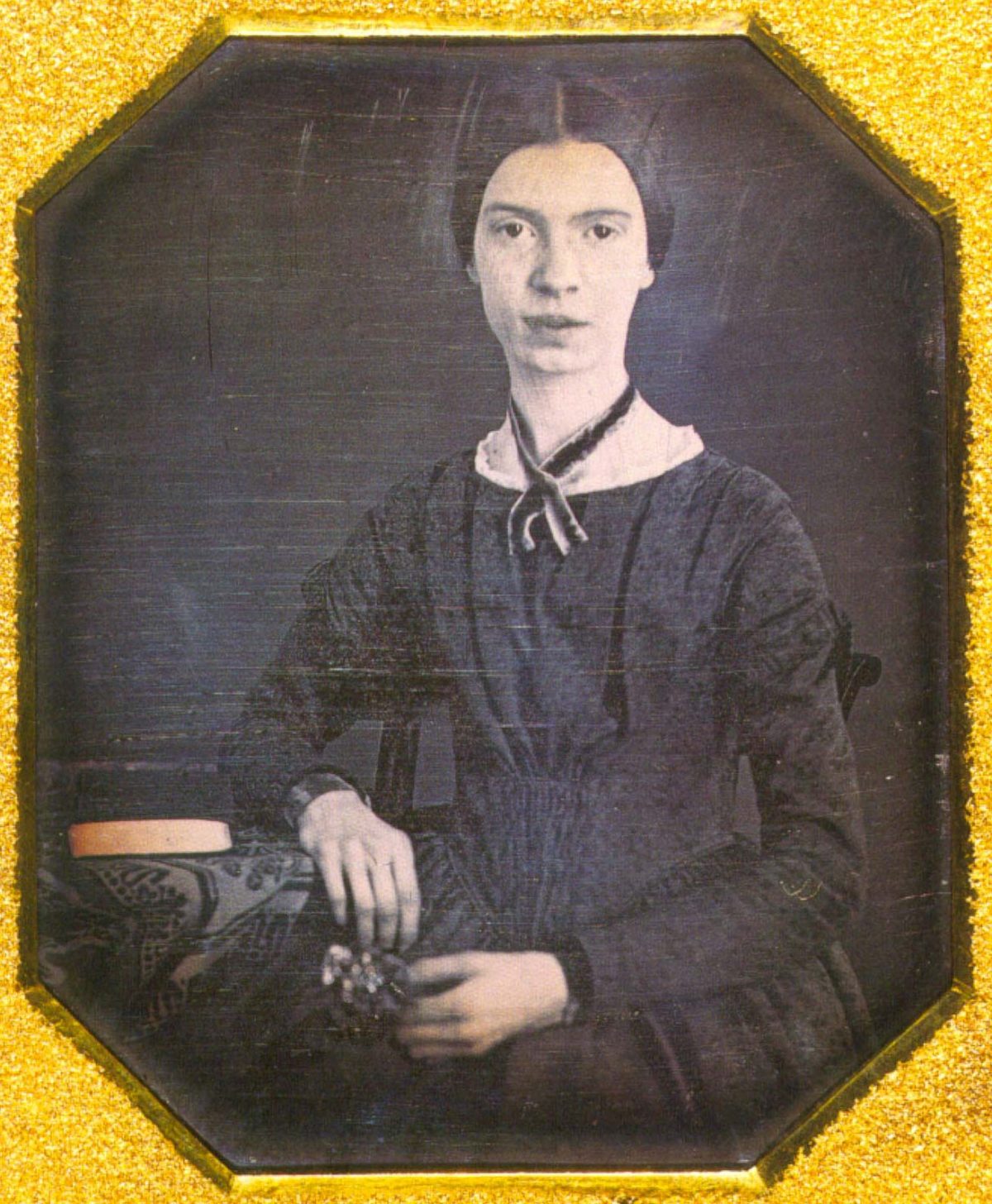 Emily-Dickinson-daguerreotype-1847