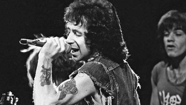 Remembering Original AC/DC Singer Bon Scott 40 Years After His Death ...