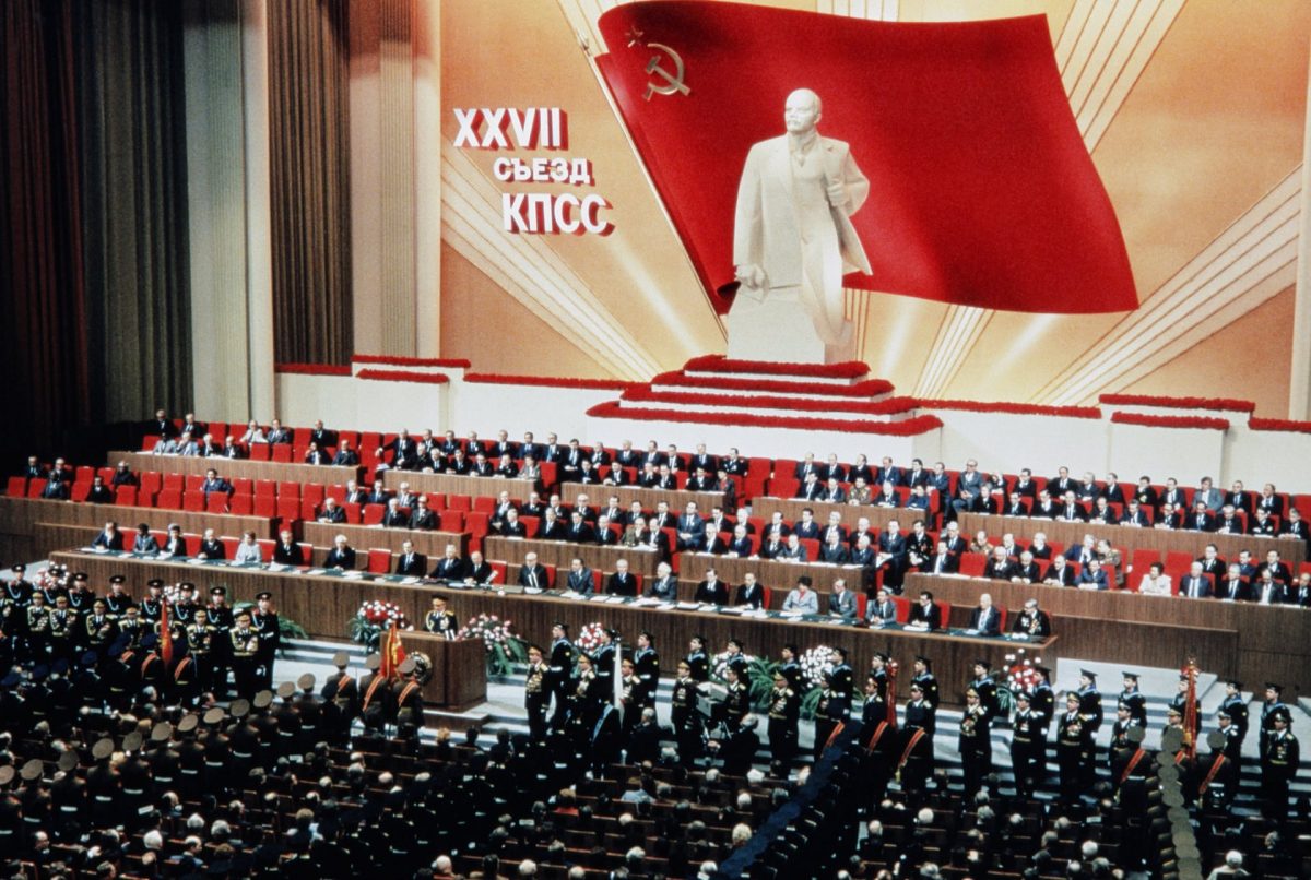 The Collapse of the Soviet Union in Pictures