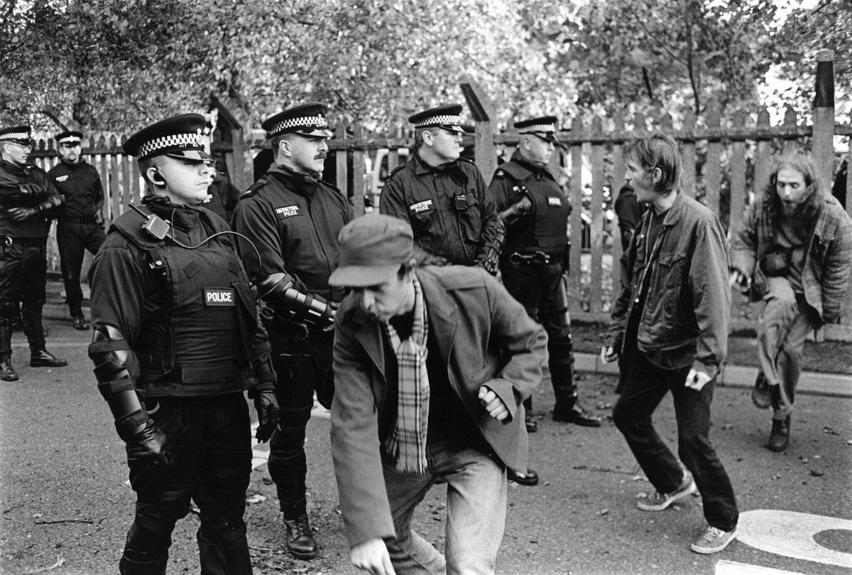 Coppers Brilliant Photographs Of British Police In The 1980s Flashbak   British Police 1980s 2 1200x809 