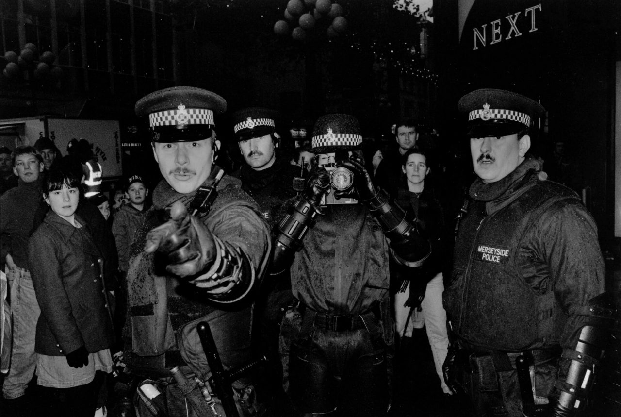 Coppers: Brilliant Photographs of British Police in the 1980s - Flashbak