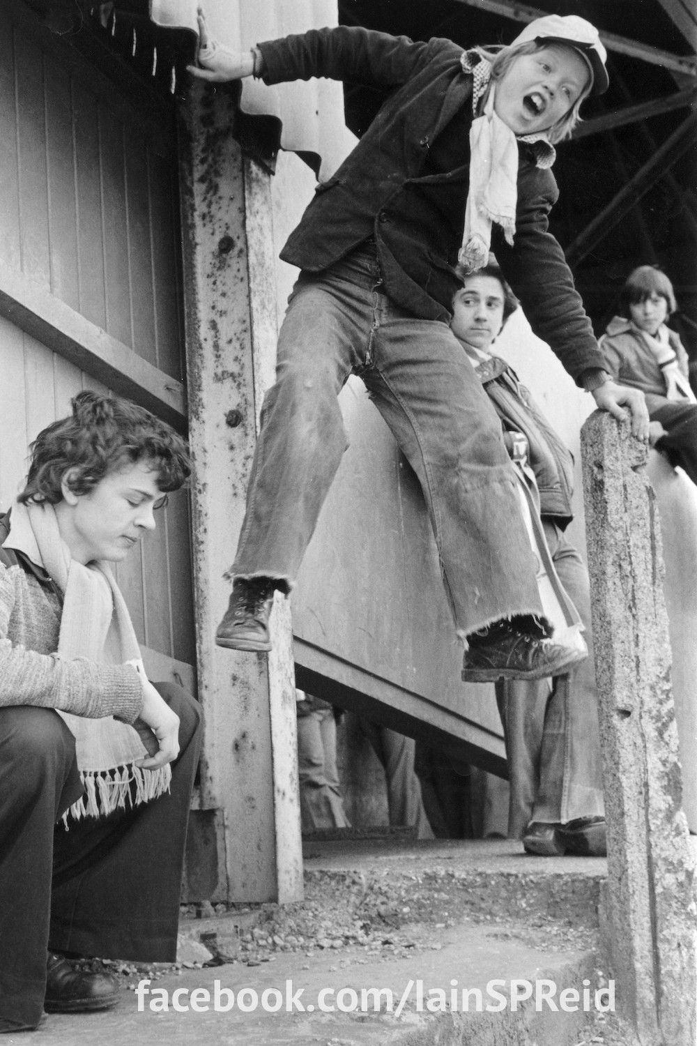 Manchester United and Manchester City football fans in the 1970s by Iaian S P reid 