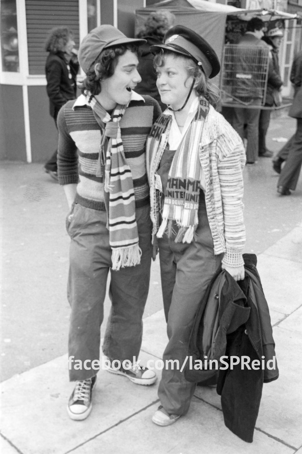 Manchester United and Manchester City football fans in the 1970s by Iaian S P reid 