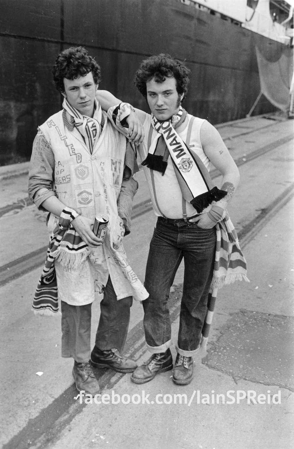 Manchester United and Manchester City football fans in the 1970s by Iaian S P reid 