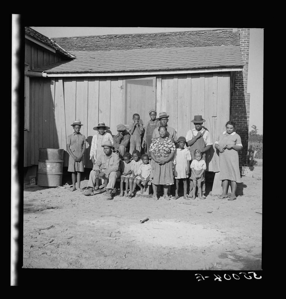 [Untitled photo, possibly related to: King and Anderson Plantation. Clarksdale, Mississippi Delta, Mississippi] Contributor Names Wolcott, Marion Post, 1910-1990, photographer Created / Published 1940 Aug.