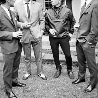 Pinewood Studios, 1966. Sean Connery and Yul Brynner, flanked by ...