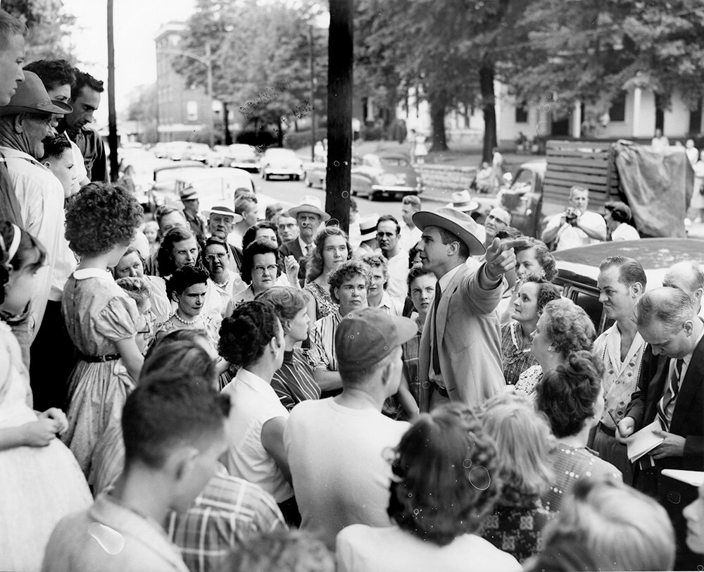 John Kasper speaking to a crowd, Nashville, TN, September 1957. © Nashville Public Library.​​