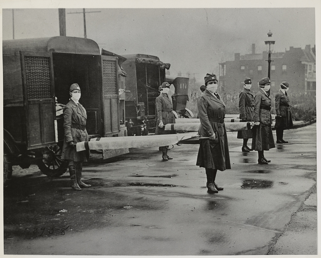 St. Louis Red Cross Motor Corps on duty Oct. 1918 Influenza epidemic.