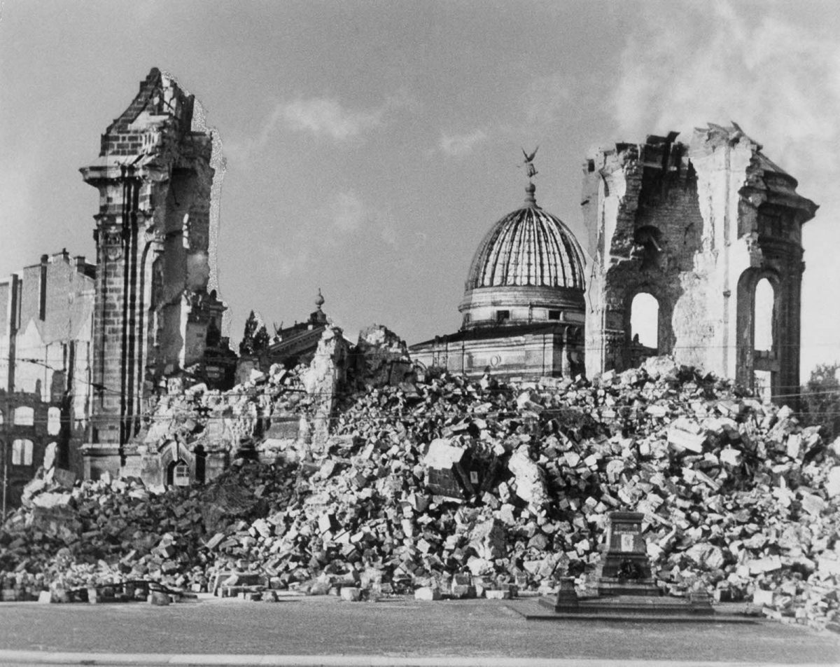 Dresden fire bombing 1945