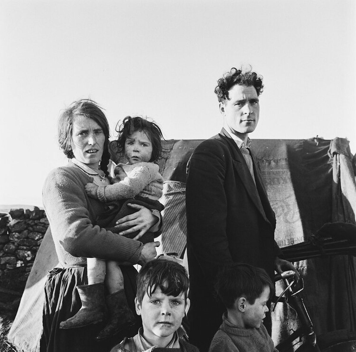 A Photo Series Documents The Lives Of Irish Travellers Outside Dublin In The Late S Flashbak