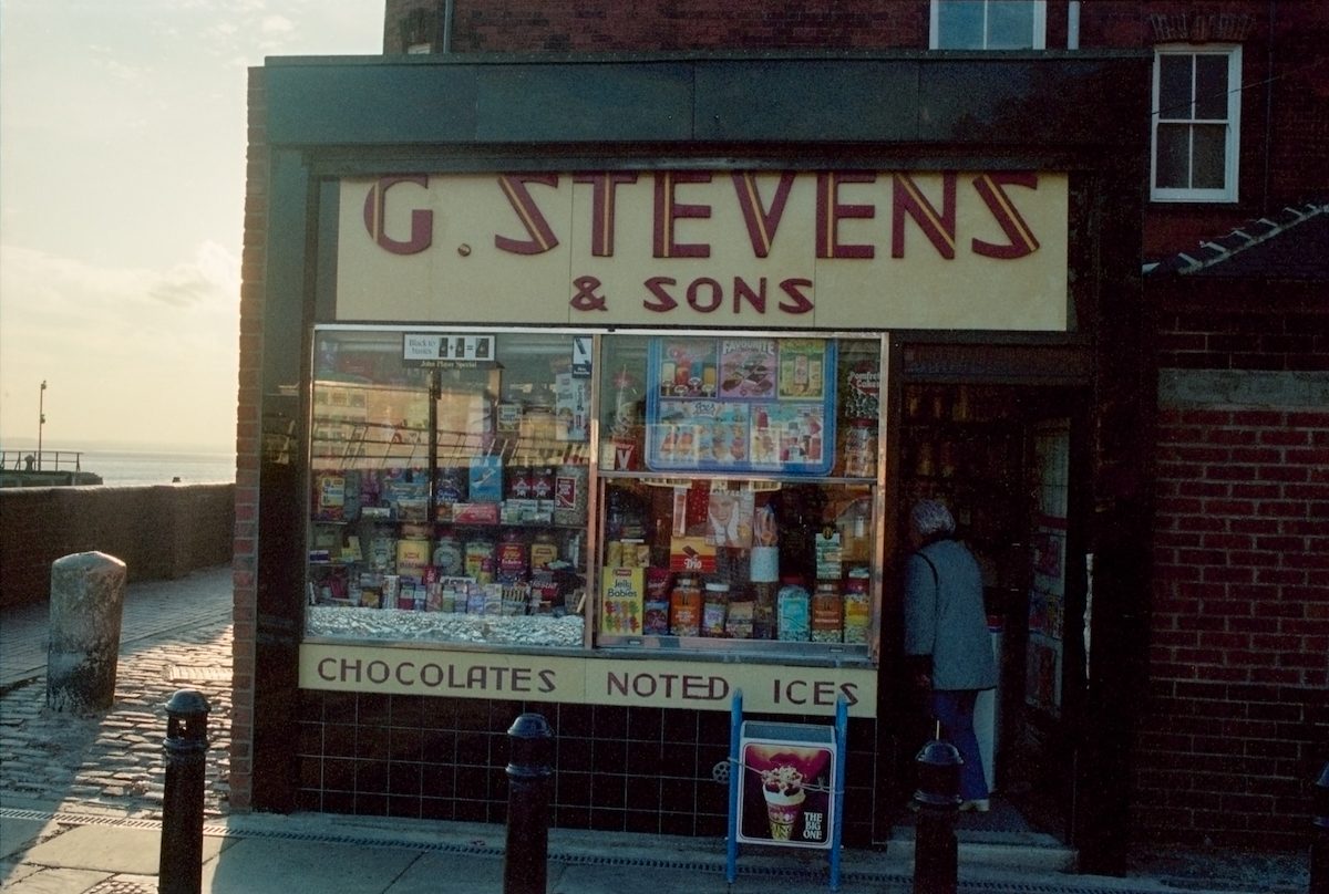 G Stevens, Pier St, Hull 1985