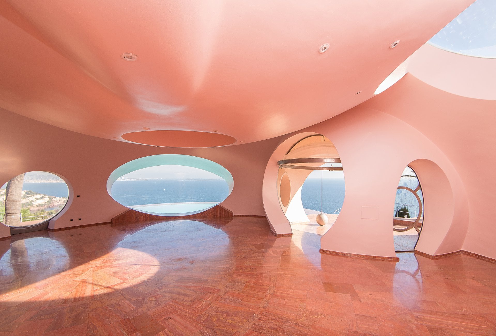 Pierre Cardin Bubble Palace Palais Bulles