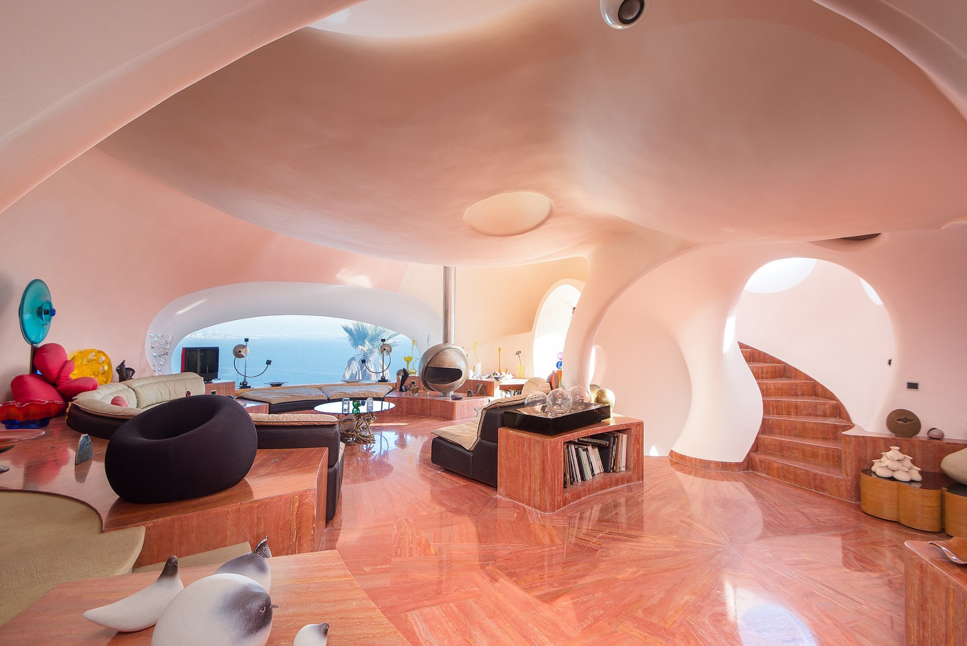 The Bubble Palace: A Tour of Pierre Cardin's Futuristic Home, Palais