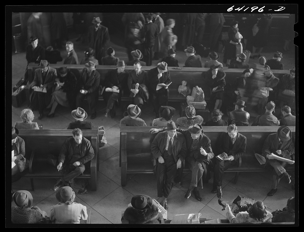 Title Washington, D.C. Greyhound bus terminal on the day before Christmas Contributor Names Vachon, John, 1914-1975, photographer Created : Published 1941 Dec. 24.