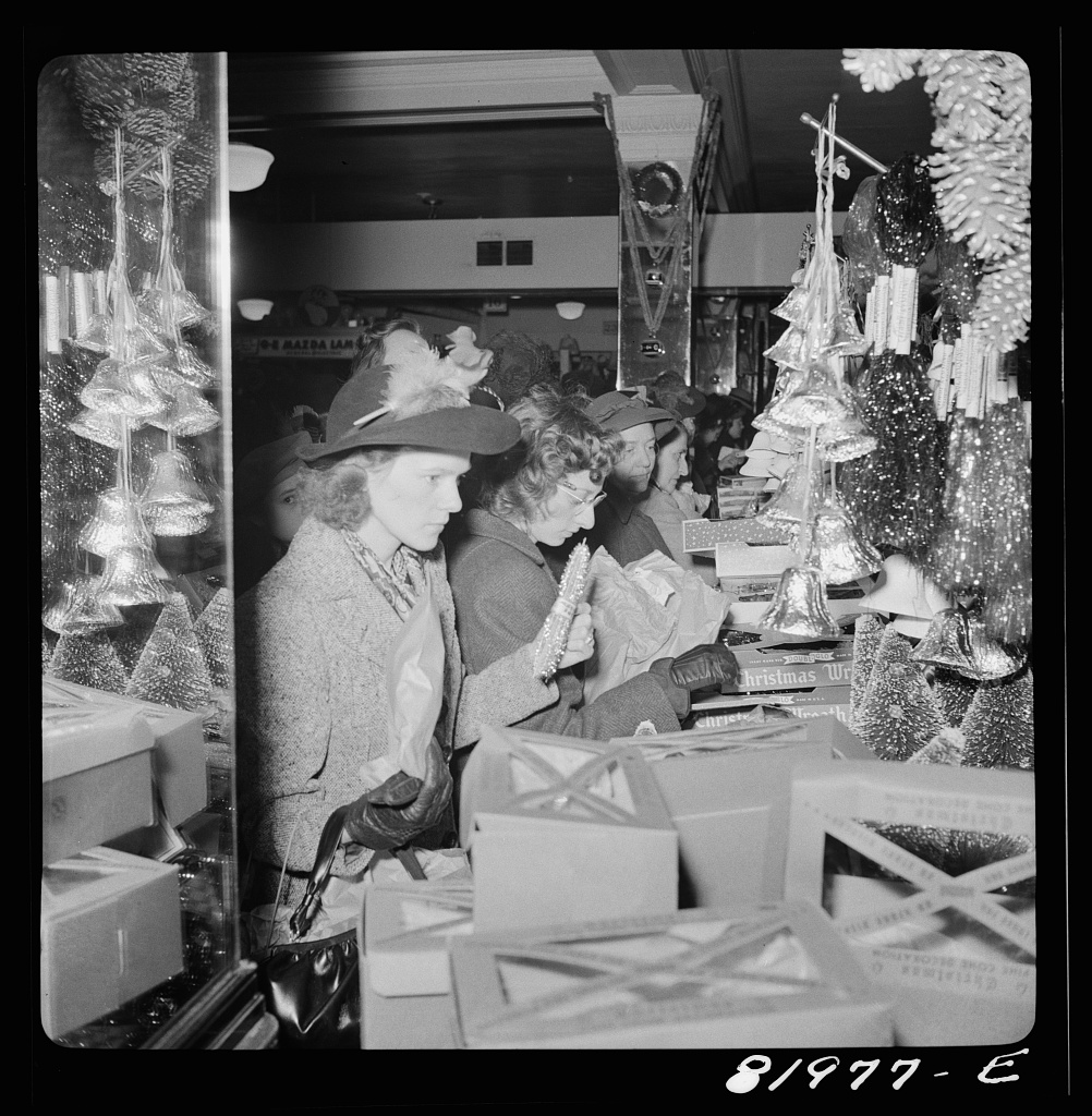 John Collier Washington, D.C. Christmas shopping in Woolworth's five and ten cent store] Contributor Names Collier, John, Jr., 1913-1992, photographer Created : Published 1941 Dec.