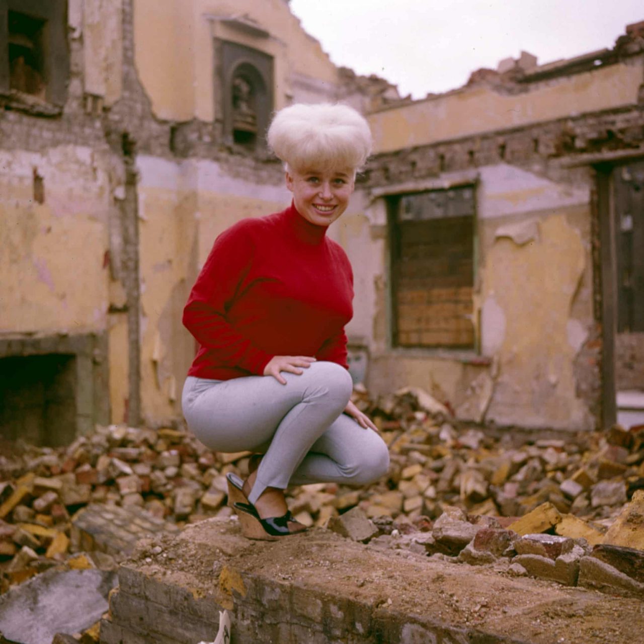 Barbara Windsor: A Life in Photos - Flashbak