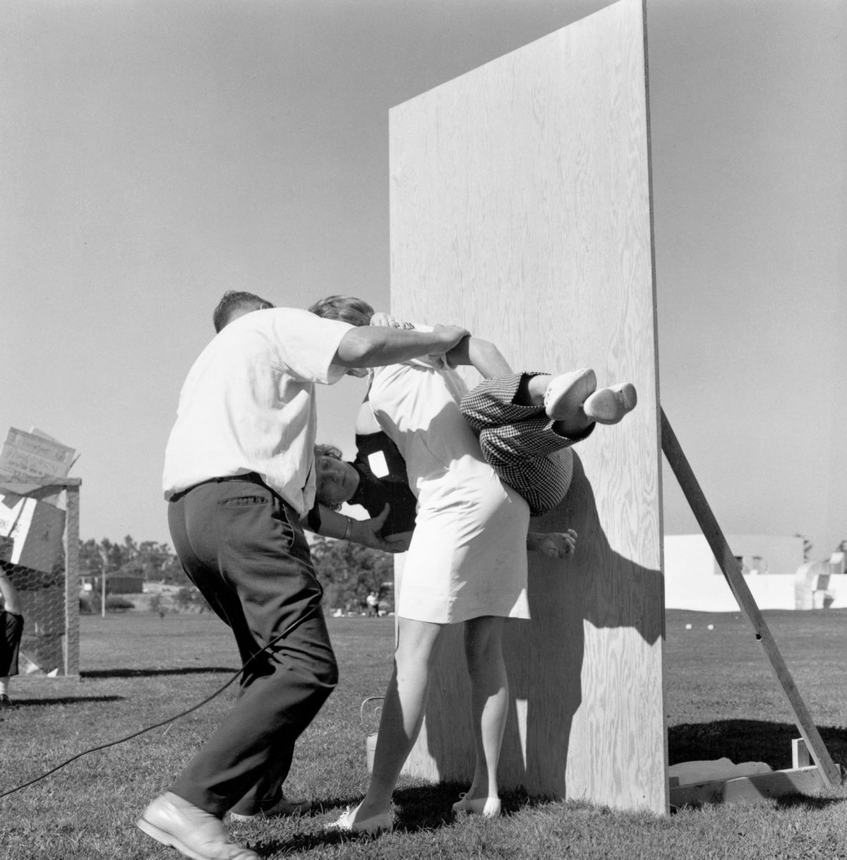 Evidence Mandel Suntan found photographs 1970s