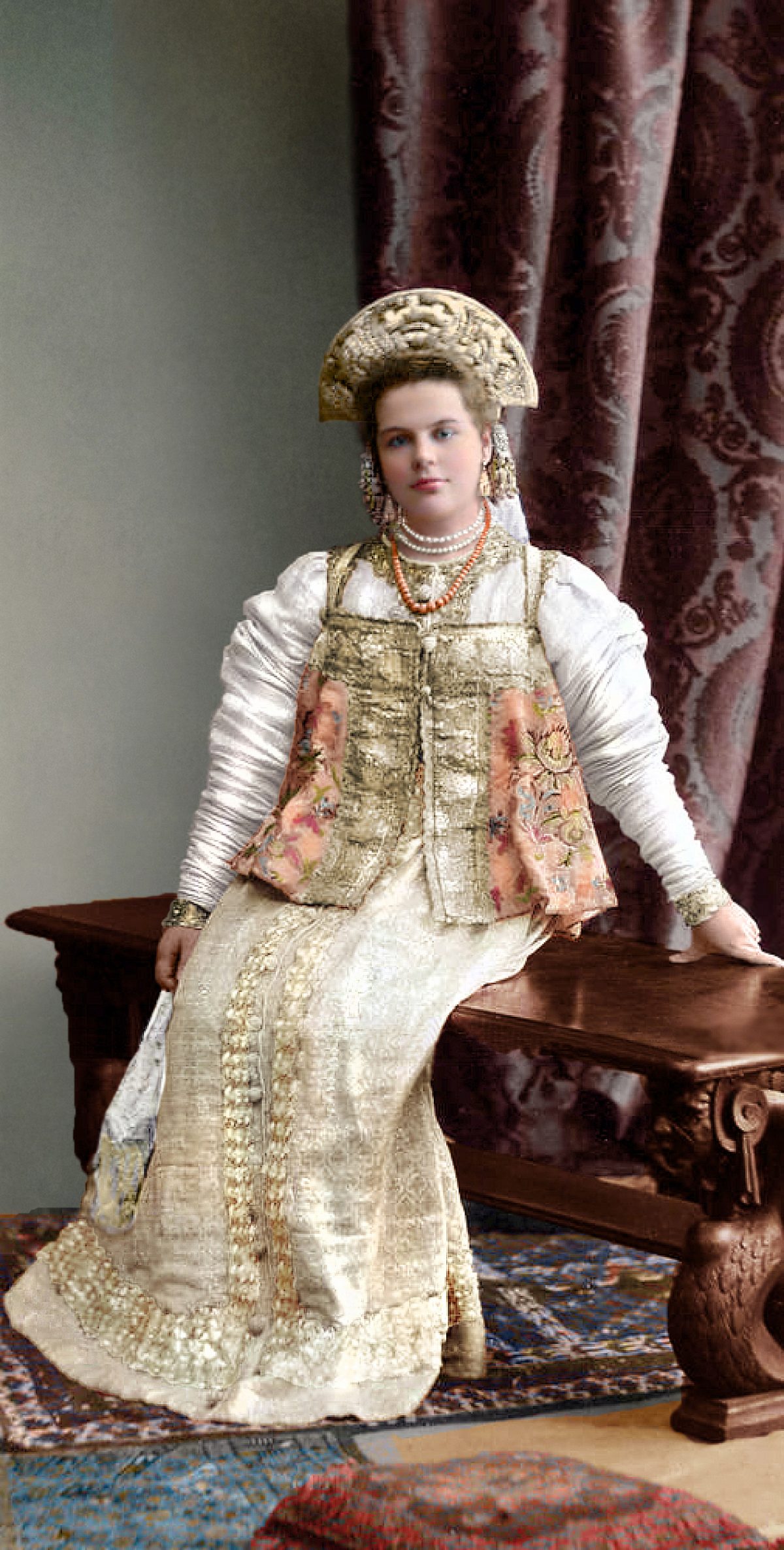 Photographs Of The Romanovs' Final Ball In Color, St Petersburg, Russia ...