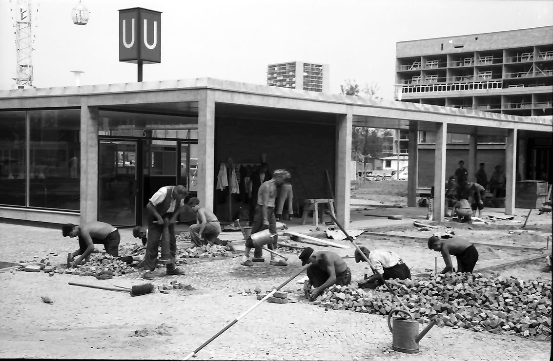 Berlin- Interbau; U-Bahnhof Hansaplatz; südlicher Eingang 1957