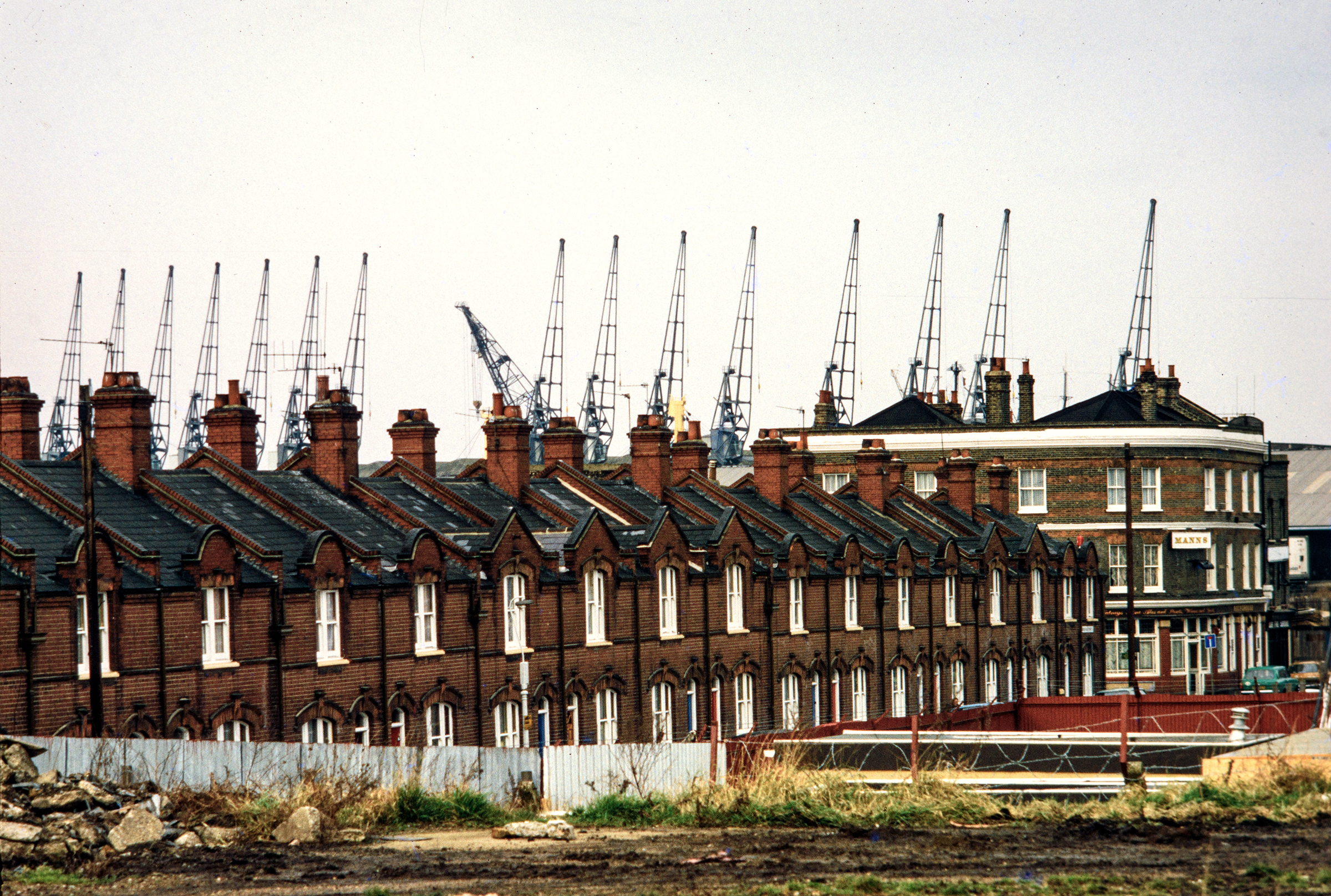 Barge House Rd, North Woolwich, Newham, 1984