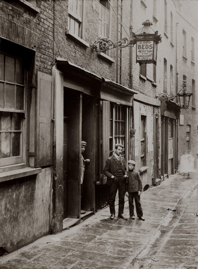 cropped Small Doss House Jack London, 1902 - Flashbak