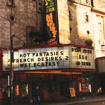 Manhattan Titles 80s Porn - 42 street NYC porn show 1980s - Flashbak