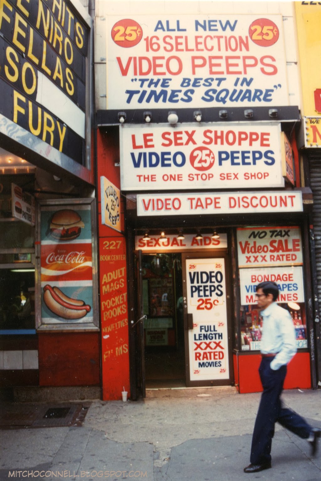 Times Square peep show NYC - Flashbak