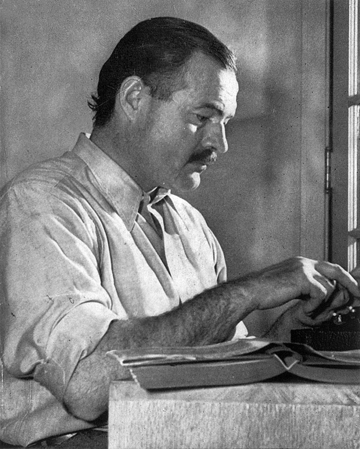 Ernest Hemingway, writer, books, literature, 1930s