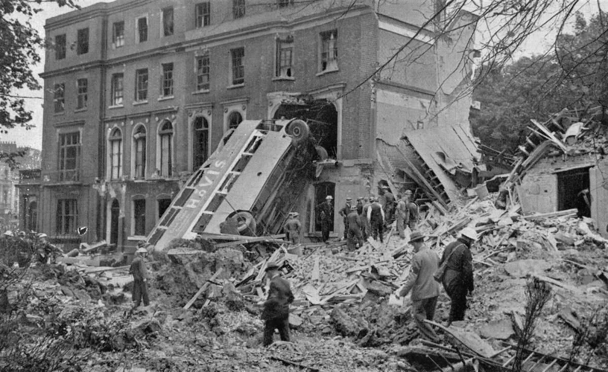 World War II, bus, explosion, London, the Blitz, 1940s