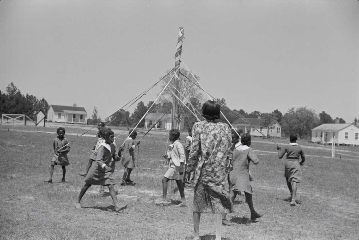 Marion Post Wolcott, photography, America, working class, people, children, maypole, 1930s