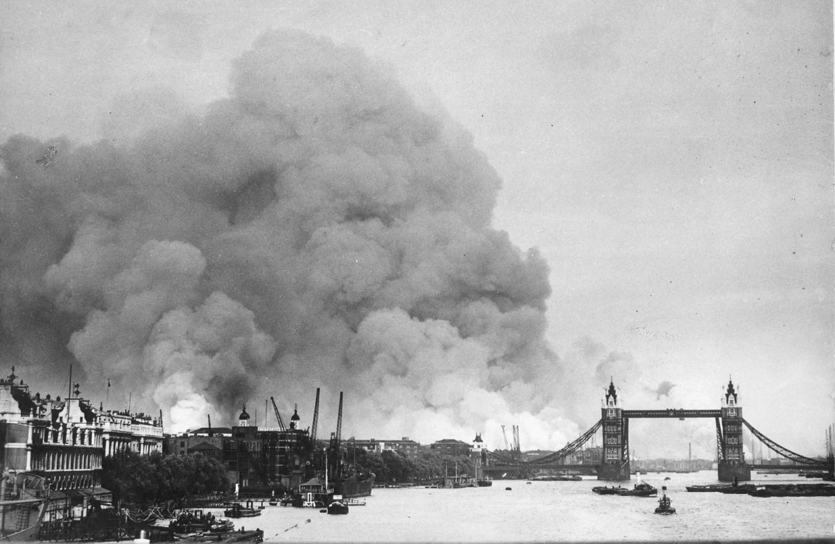 World War II, Blitz, London, Tower Bridge, Thames River, docklands, 1940
