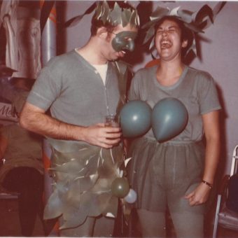 Gonna Party! With Balloons!! – 21 Vintage Photos of Blow Up Fun
