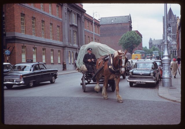 Kodachrome Photos of Dublin in the Summer 1961 - Flashbak