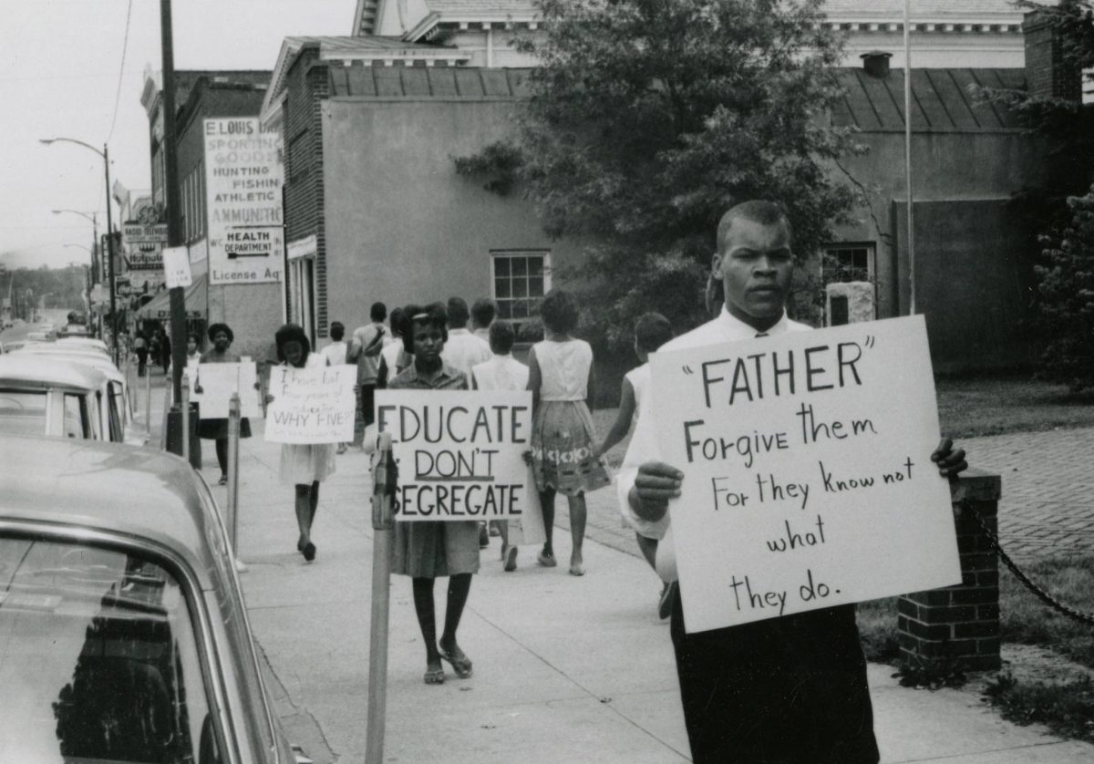 Protesters in front of Prince Edward County Courthouse, Main St., Farmville, Va., July 1963