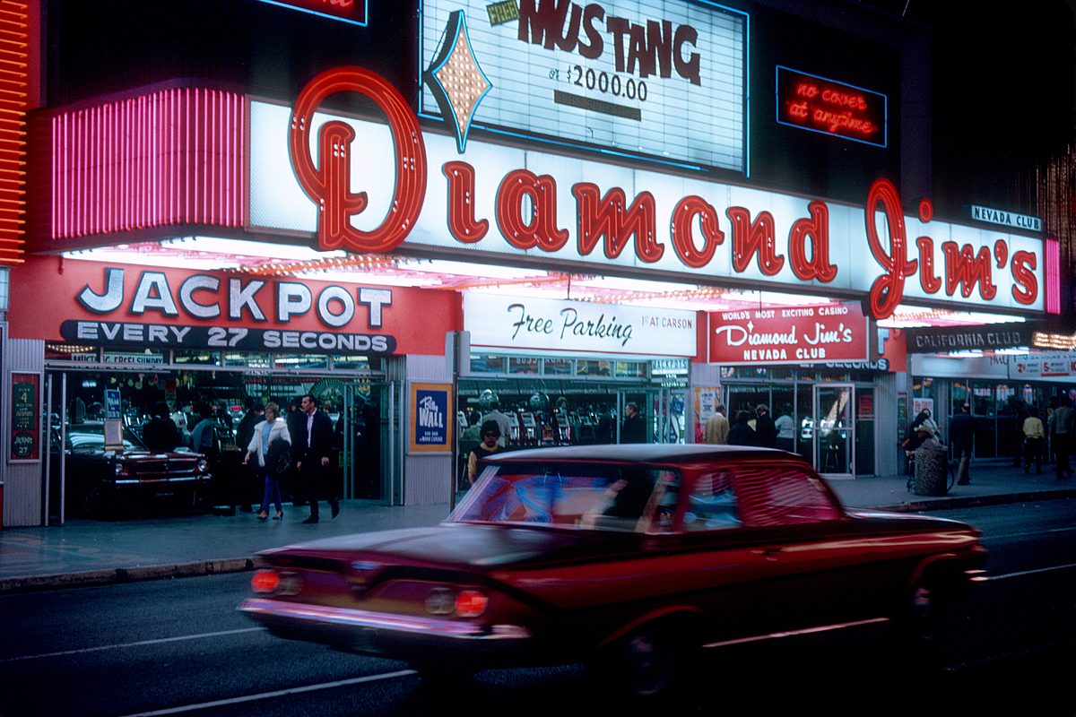 December 1965 The Strip, Las Vegas. (photo by Gerry Cranham)
