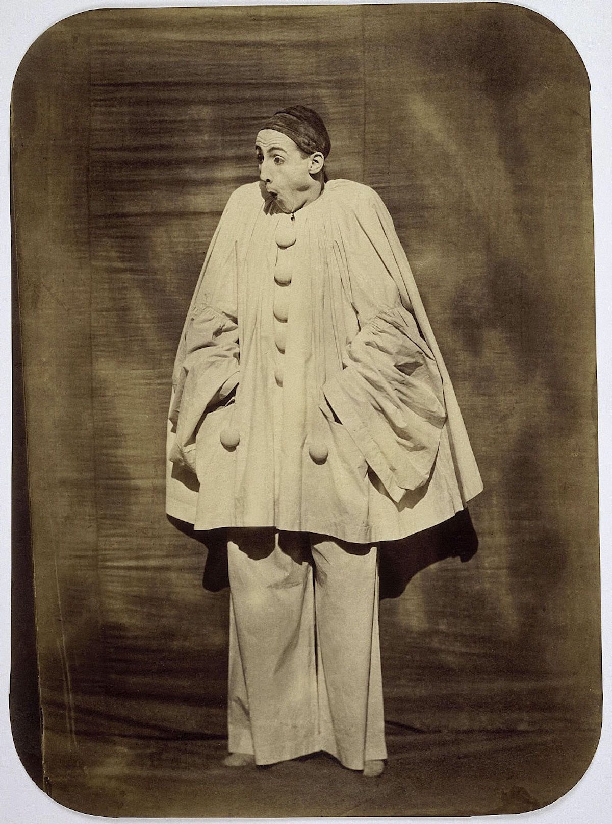 Charles_Deburau_-_Pierrot_écoutant,_by_Nadar,_1854-1855