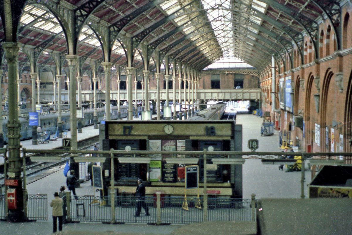 Liverpool St station platforms 17 & 18 in the 1980's
