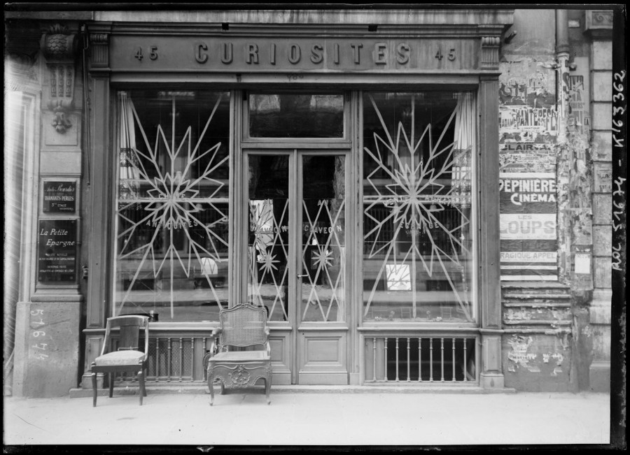 Paris shops war