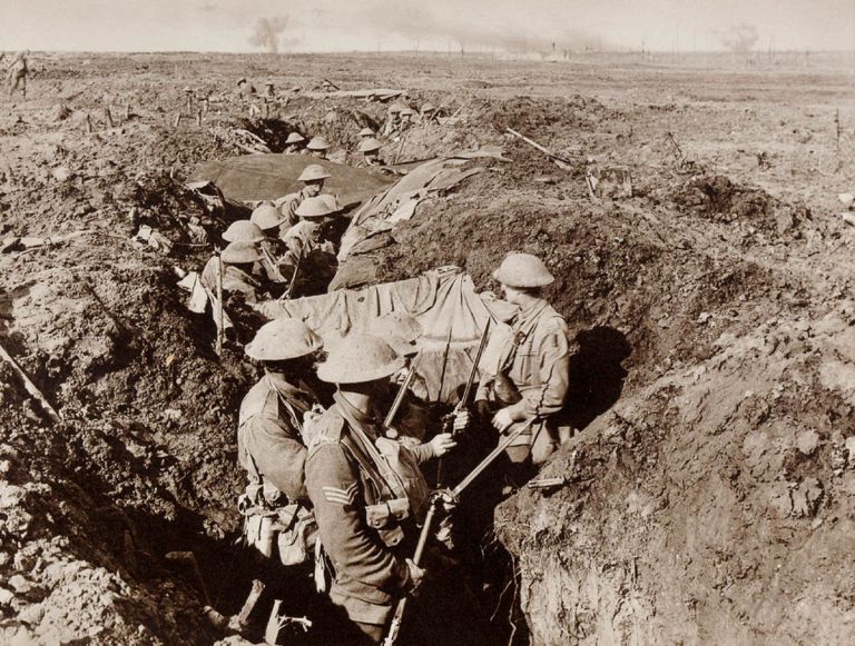 Stirring Photographs From The Western Front - 1917 - Flashbak