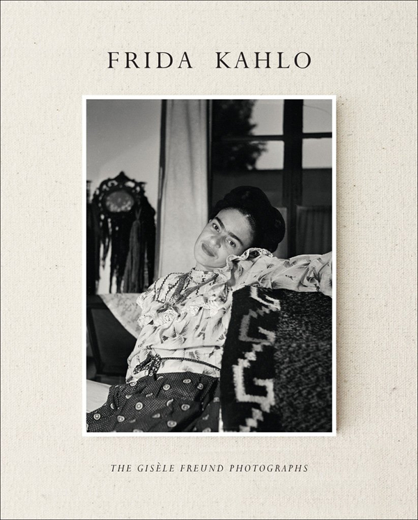 Portraits Of Frida Kahlo At Home by Gisèle Freund - Flashbak