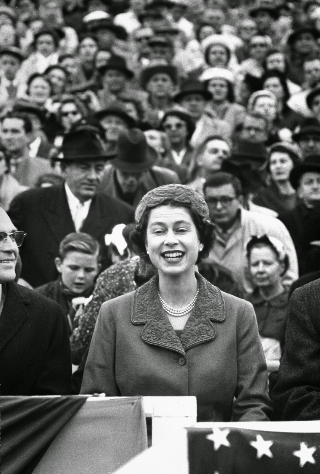 PHOTOS: Queen Elizabeth saw her first American football game in Maryland -  WTOP News