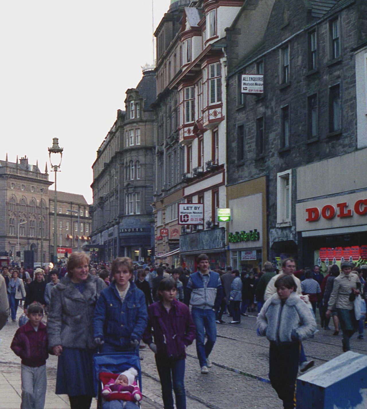 A Look Around Dundee in the Early 1980s (1980-1984)