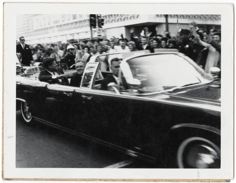 The Bystanders' Snapshots of John F. Kennedy's Murder in Dallas, 1963 ...