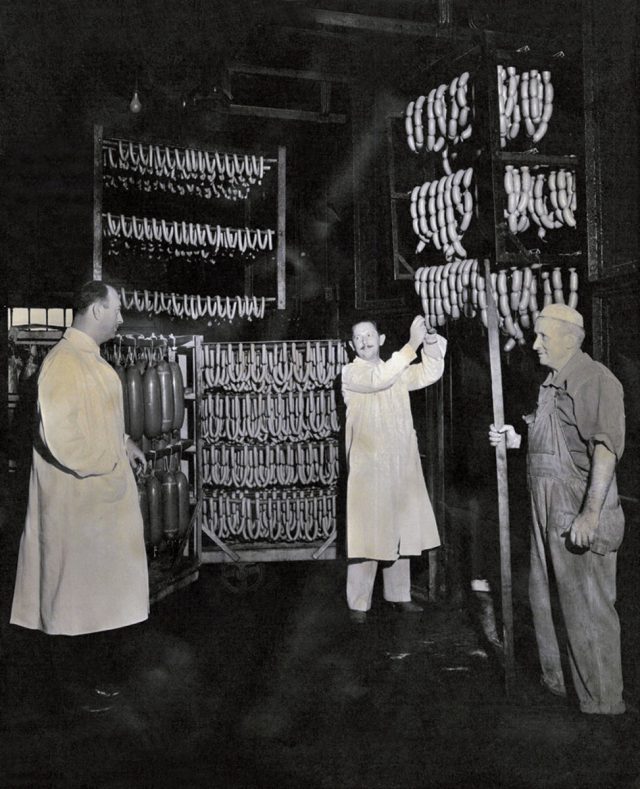 I Ll Have What She S Having A Homage To New York City S Jewish Deli   Unknown Photographer American Vienna Beef Factory Inspecting Sausages Chicago IL C. 1950s Vienna Beef Museum  640x789 