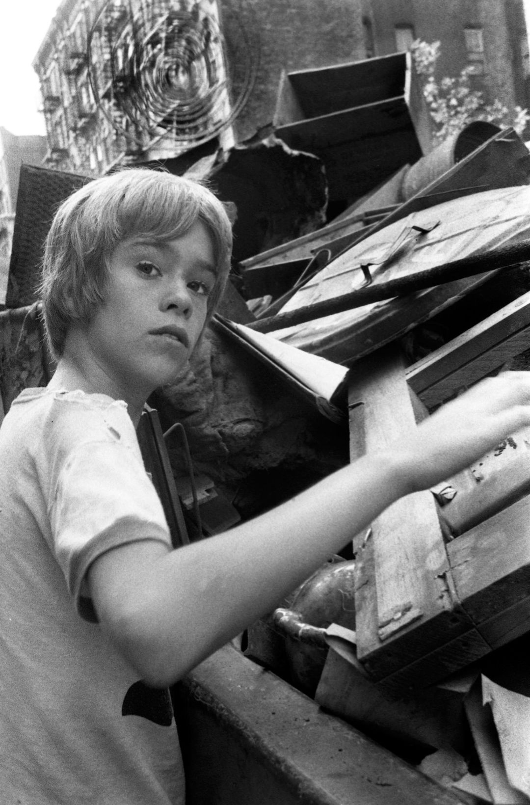 Fernando on Dumpster Dive E 3rd St 1976 or 7 - © Rich Allen