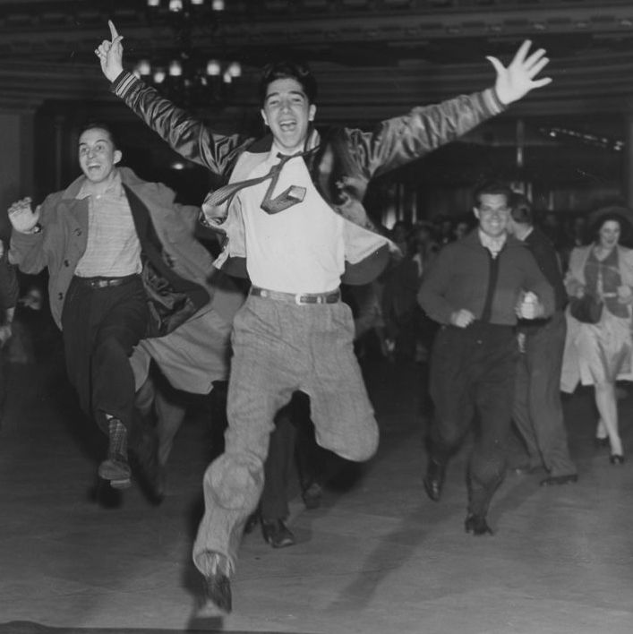 The Joy And Pain of Life in New York City - 1939-1946 - Flashbak