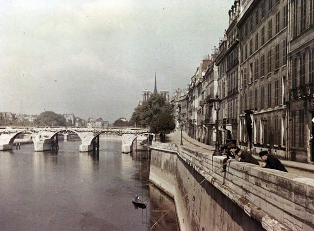 These Photos From Over 100 Years Ago Show Us Paris in Colour - Flashbak