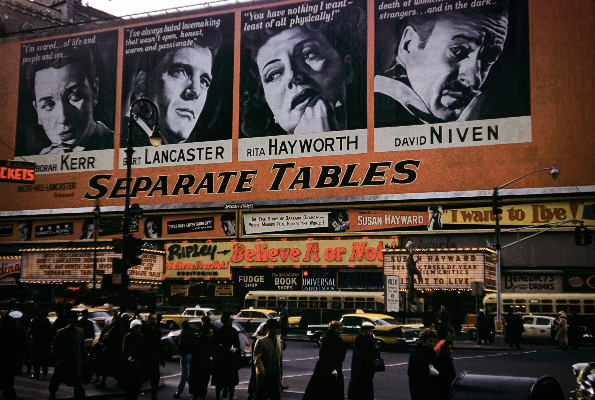 Times Square, 1958, found Kodachrome transparency, photographer unknown,  personal:private collection of Jan Wein. - Flashbak